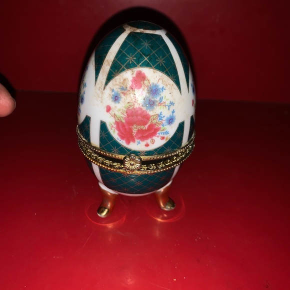 Beautiful Victorian Egg Box - Picture 3 of 6